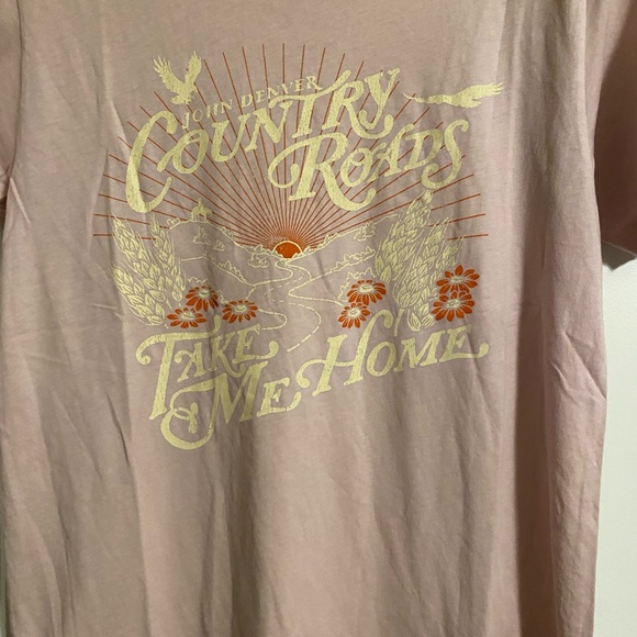 New MIDNIGHT RIDER X John Denver country roads graphic tee sz XS,L lilac - Picture 2 of 5